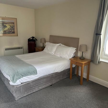 The White Hart Hotel Welwyn ภายนอก รูปภาพ
