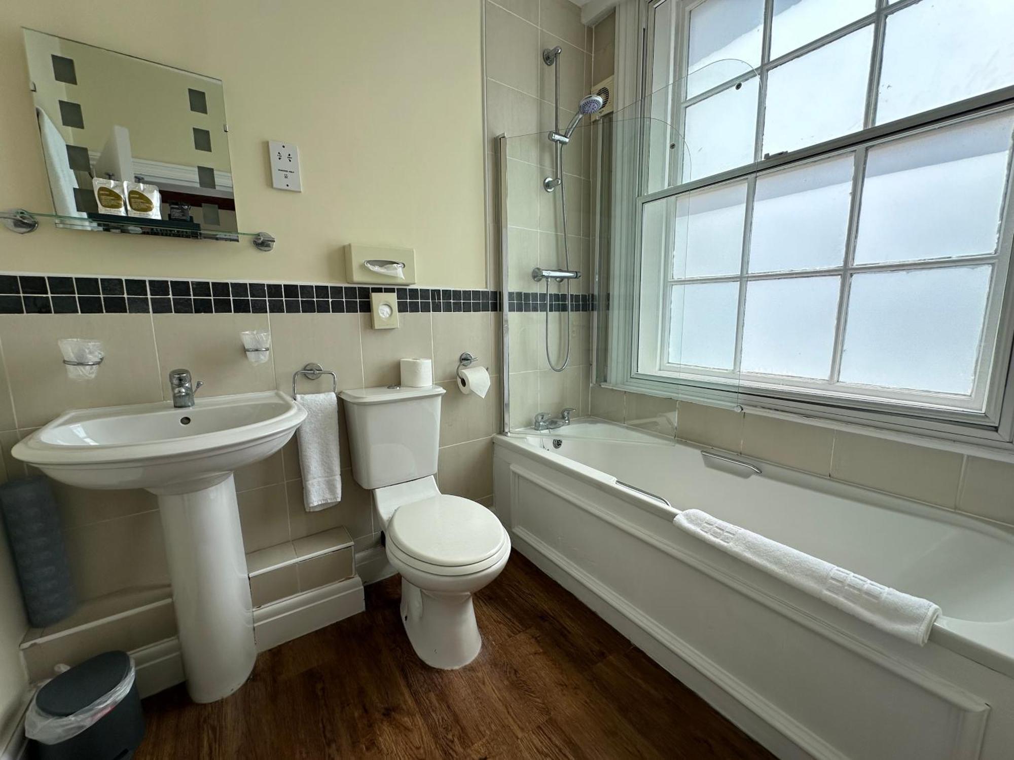 The White Hart Hotel Welwyn ภายนอก รูปภาพ