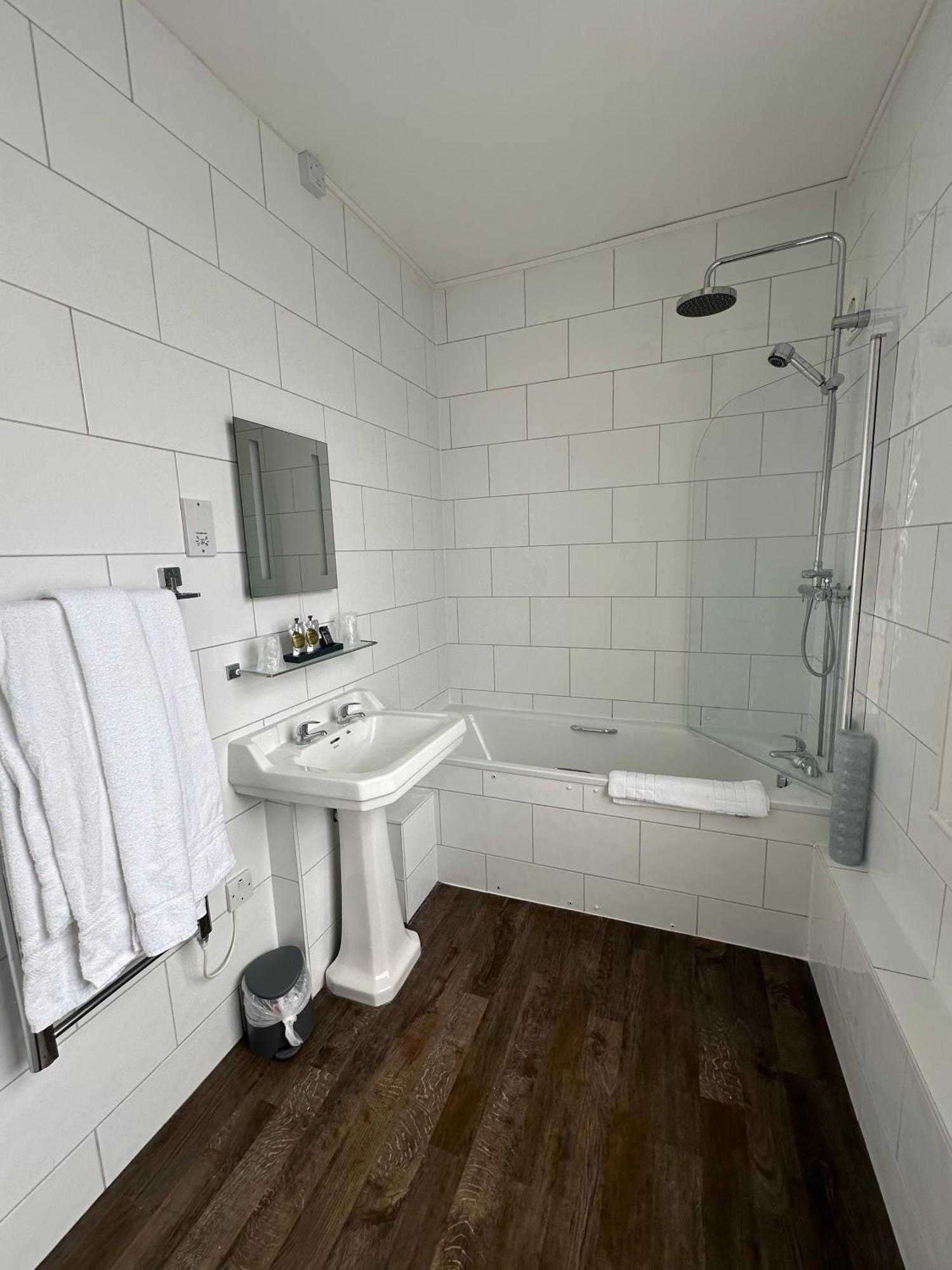 The White Hart Hotel Welwyn ภายนอก รูปภาพ